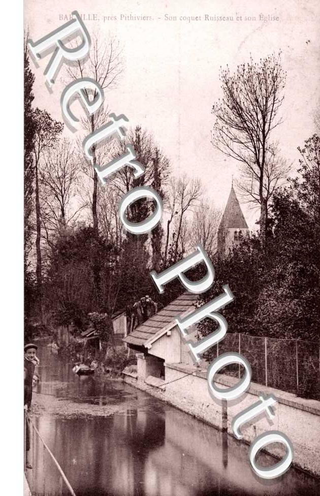 son coquet ruisseau et son eglise