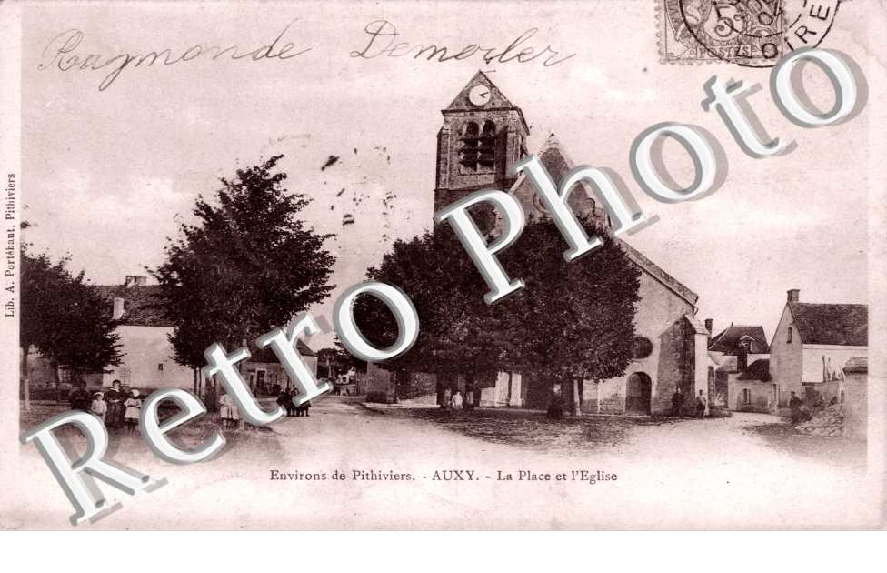 la place et l'eglise