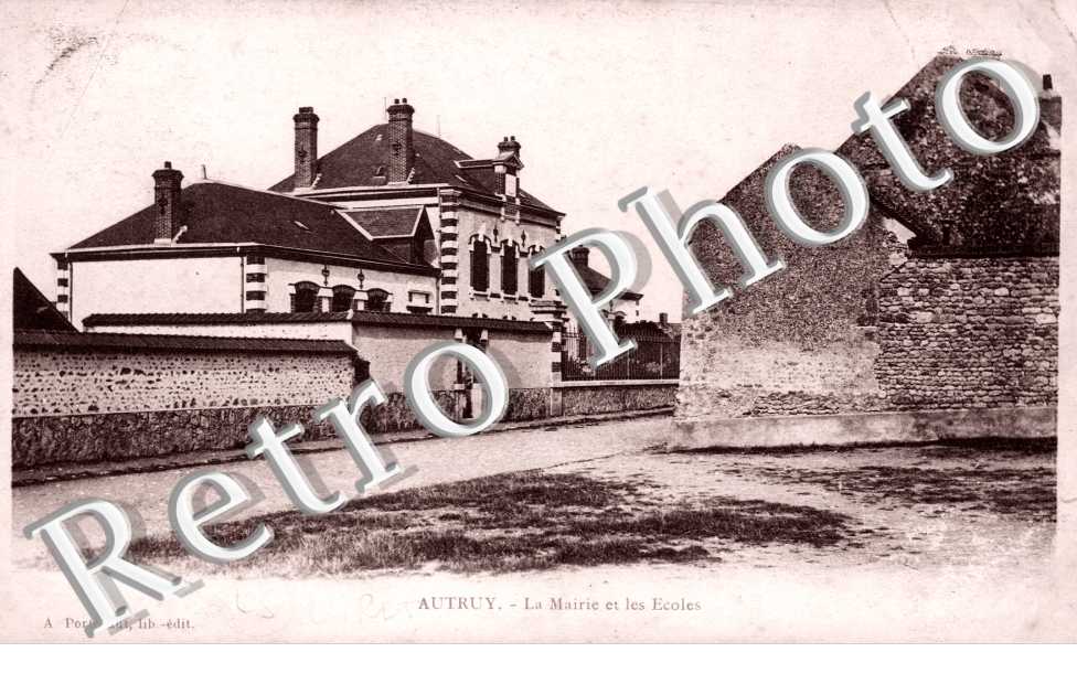 la mairie et les ecoles