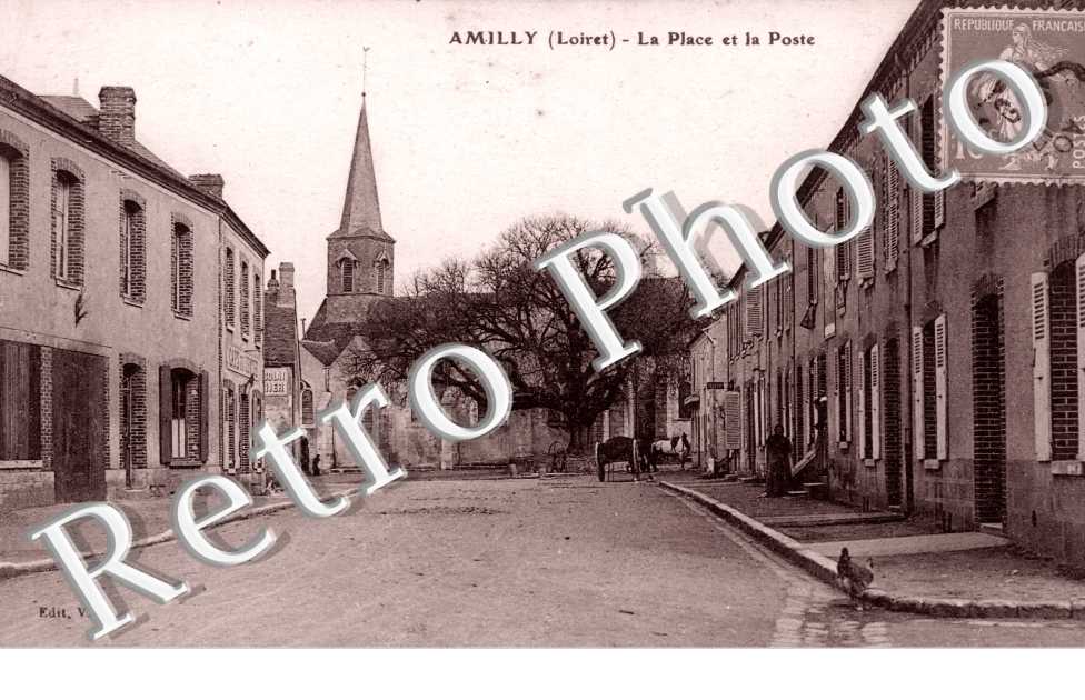 la place et la poste