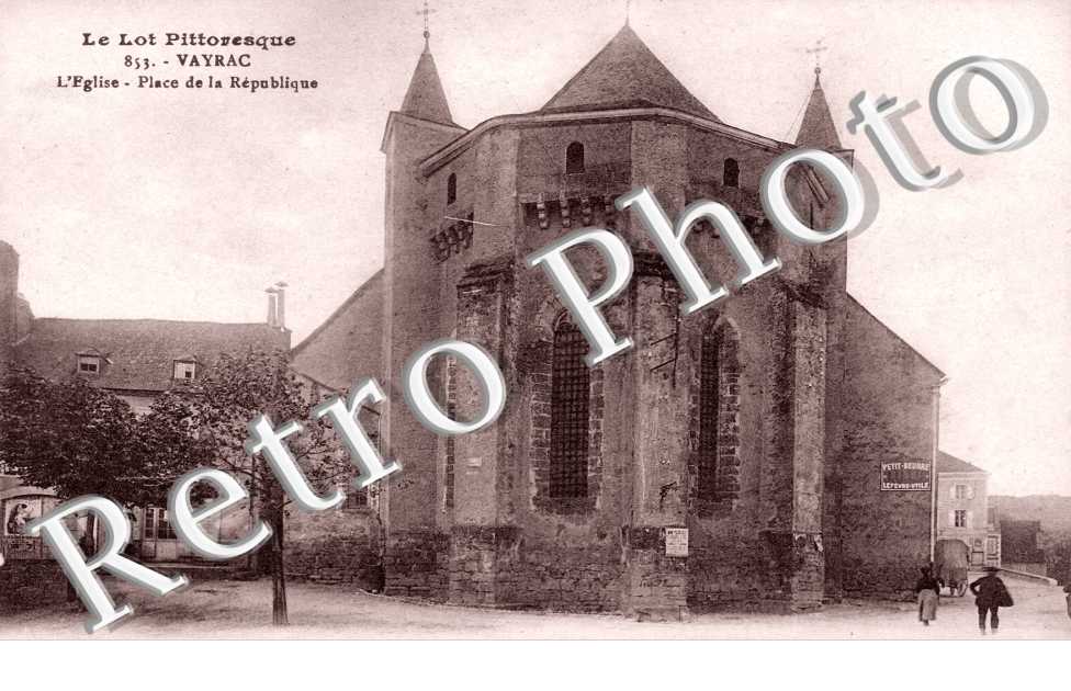 L'Eglise et Place de la Republique