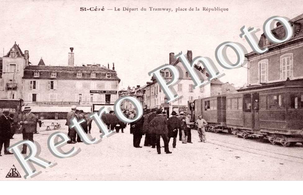 le depart du tramway, place de la Republique