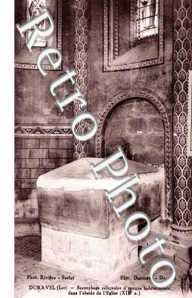 Sarcophage reliquaire dans l'abside de l'eglise