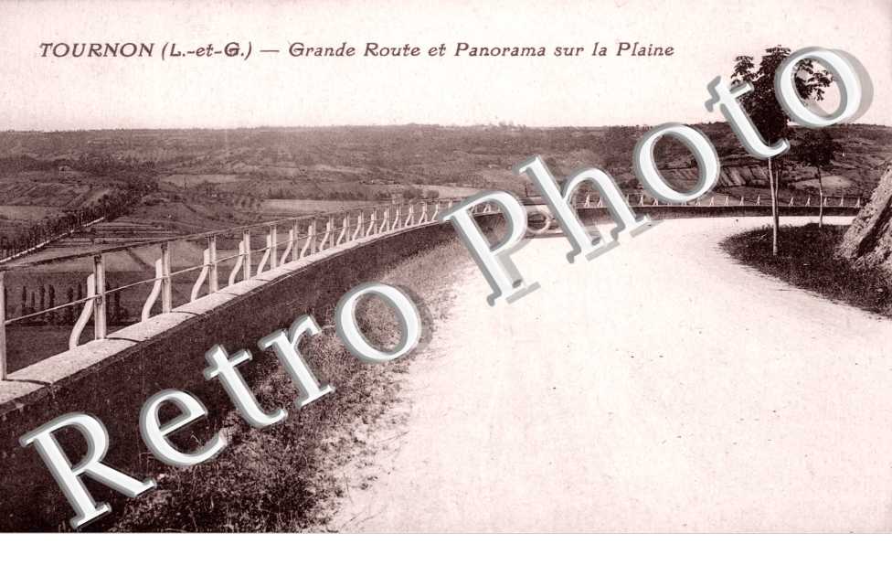 Grande route et panorama sur la plaine
