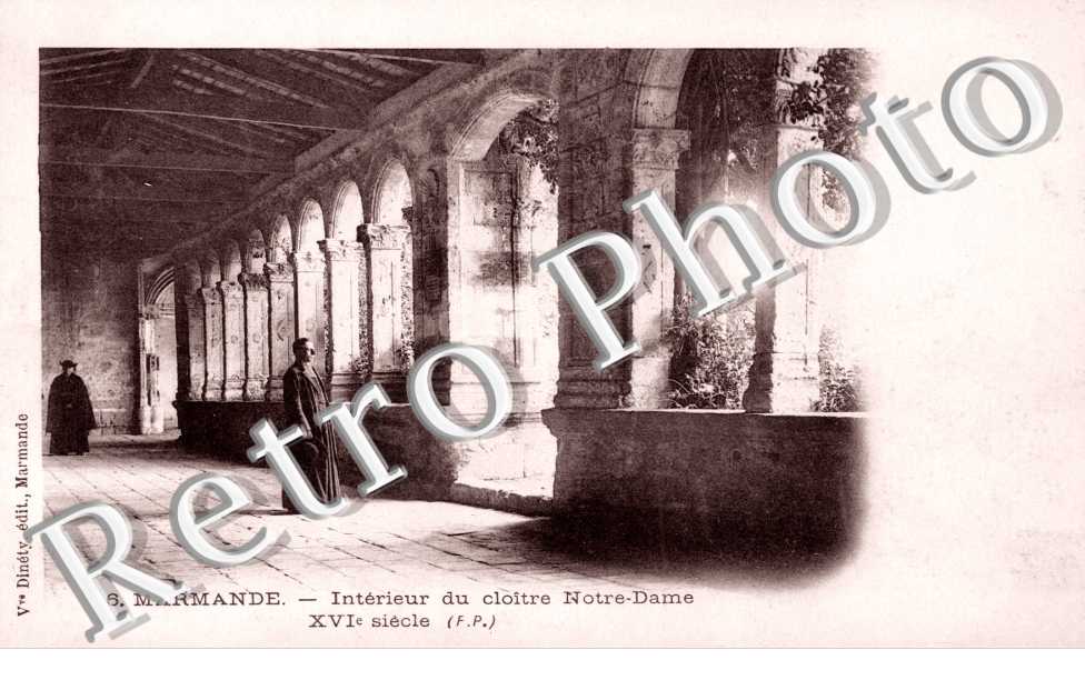 Interieur du Cloitre Notre Dame de La Renaissance