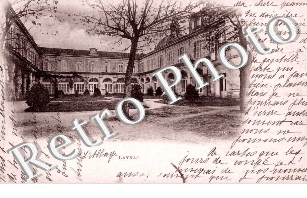( un batiment )