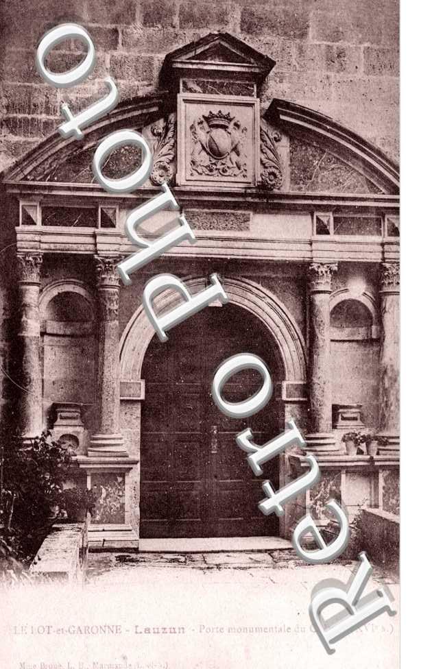 Porte monumentale du chateau