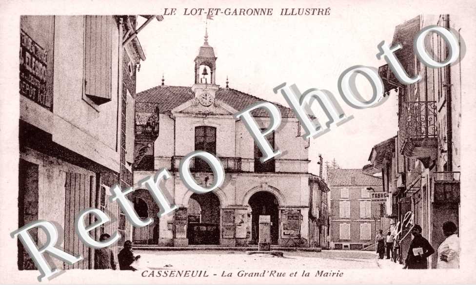 La grand'rue et la mairie