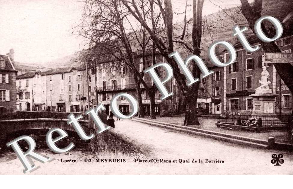 Place d'Orleans et quai de la Barriere