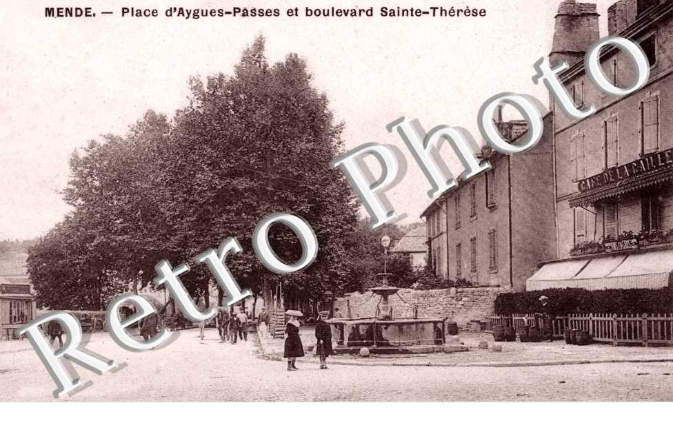 Place d'Aygues-Passes et boulevard Sainte-Therese