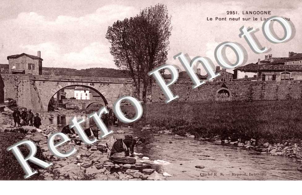 le pont neuf sur le Langouyrou (laveuses)