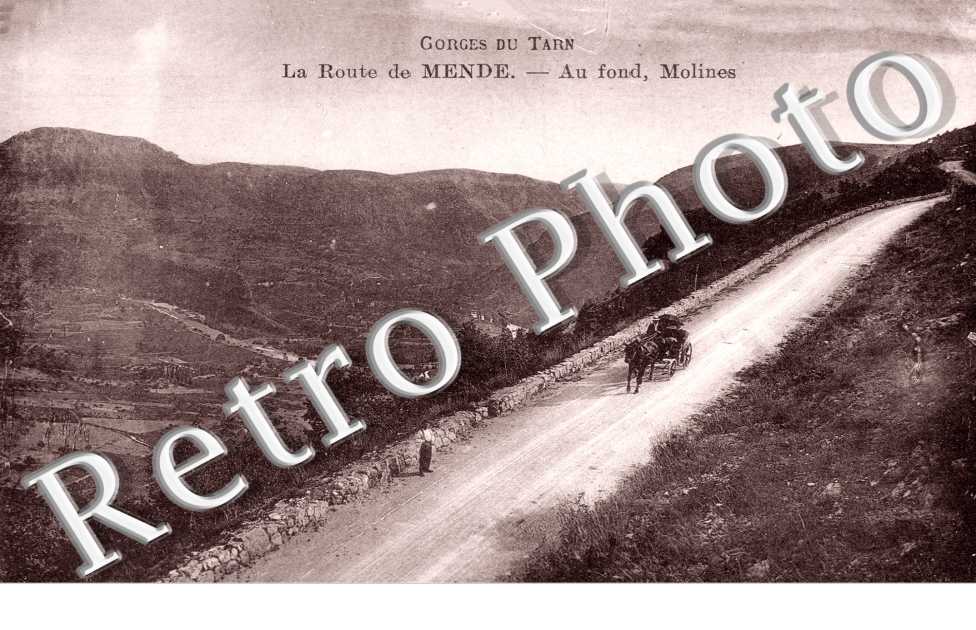 la route de Mende Au fond, Molines