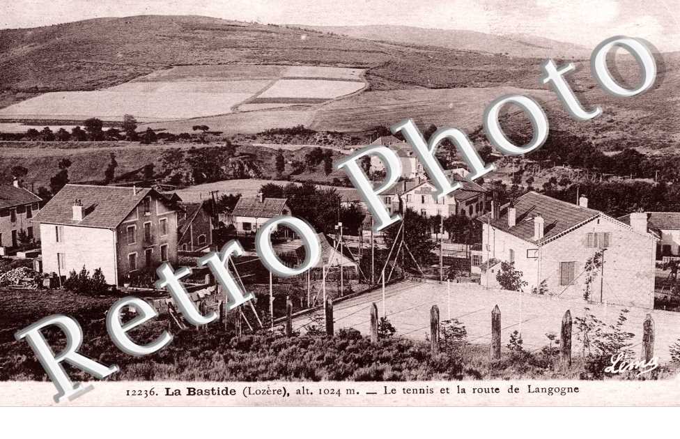 La Bastide Le tennis et la route de Langogne