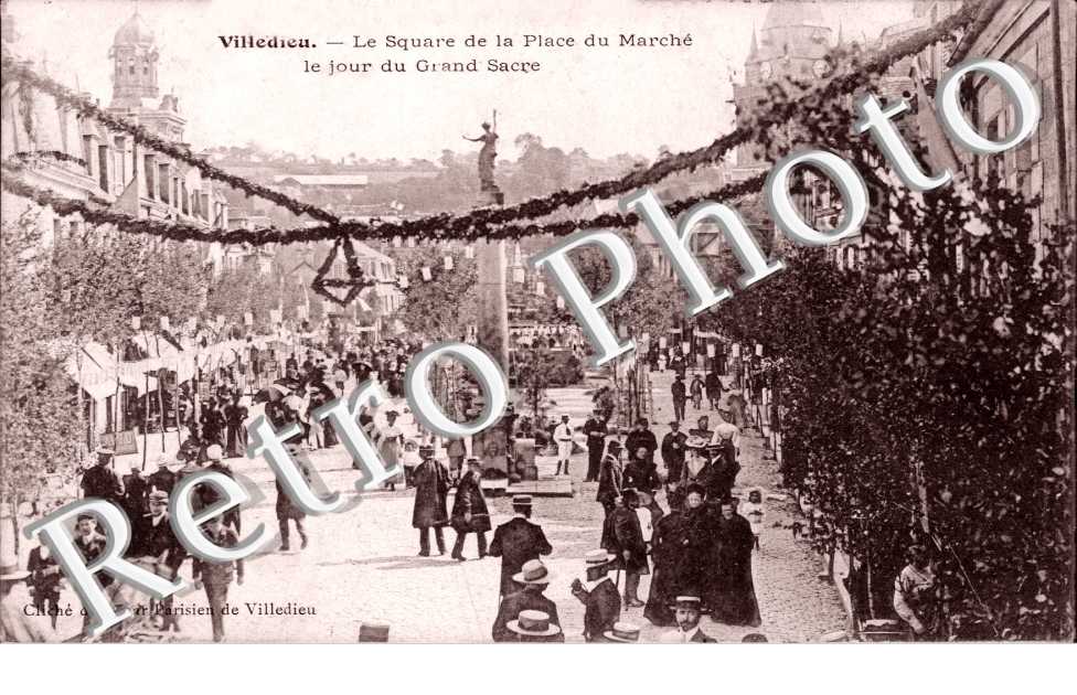 le square de la place du marche, le jour du grand sacre