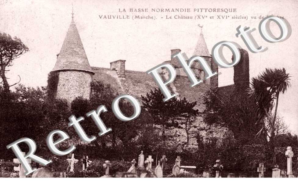 le chateau (XVe et XVI siecles) vu de l'eglise