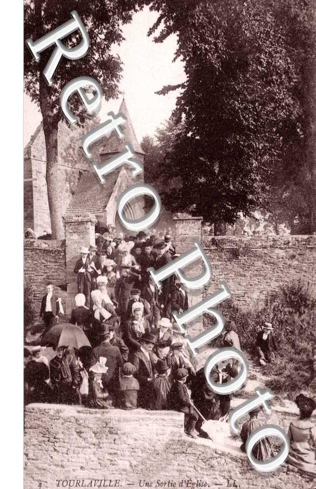 La sortie de l'eglise