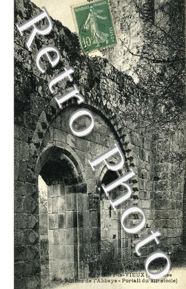 les ruines de l'abbaye  - Portail