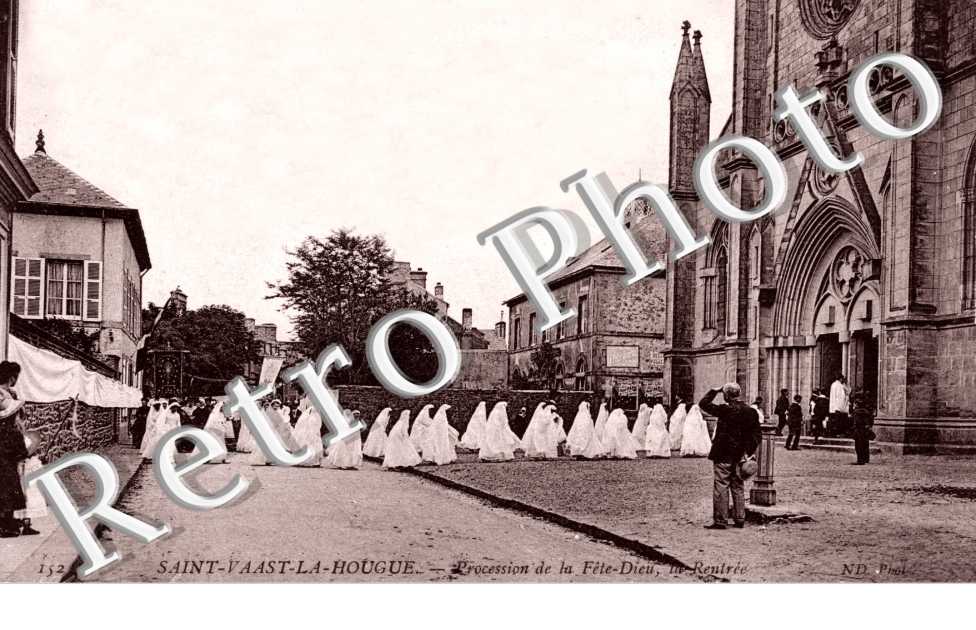 Procession de la fete Dieu - la rentree