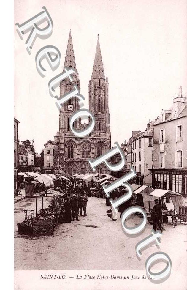 La place Notre-dame un jour de marche