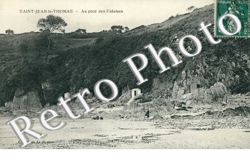 Au Pied des Falaises