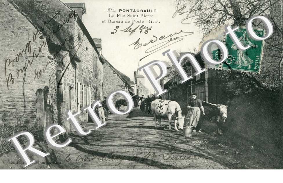 la rue Saint-Pierre et bureau de poste