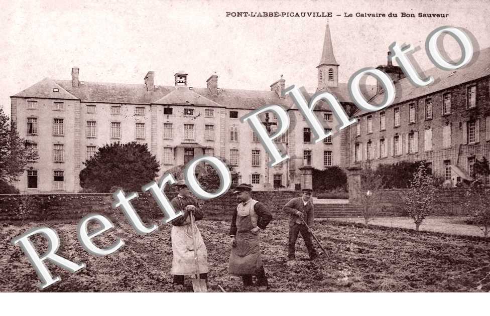 Pont-l'abbe       Le calvaire du Bon Sauveur
