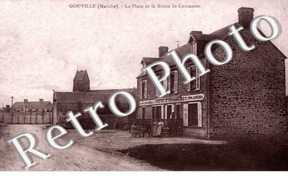 la place et la route de Coutances