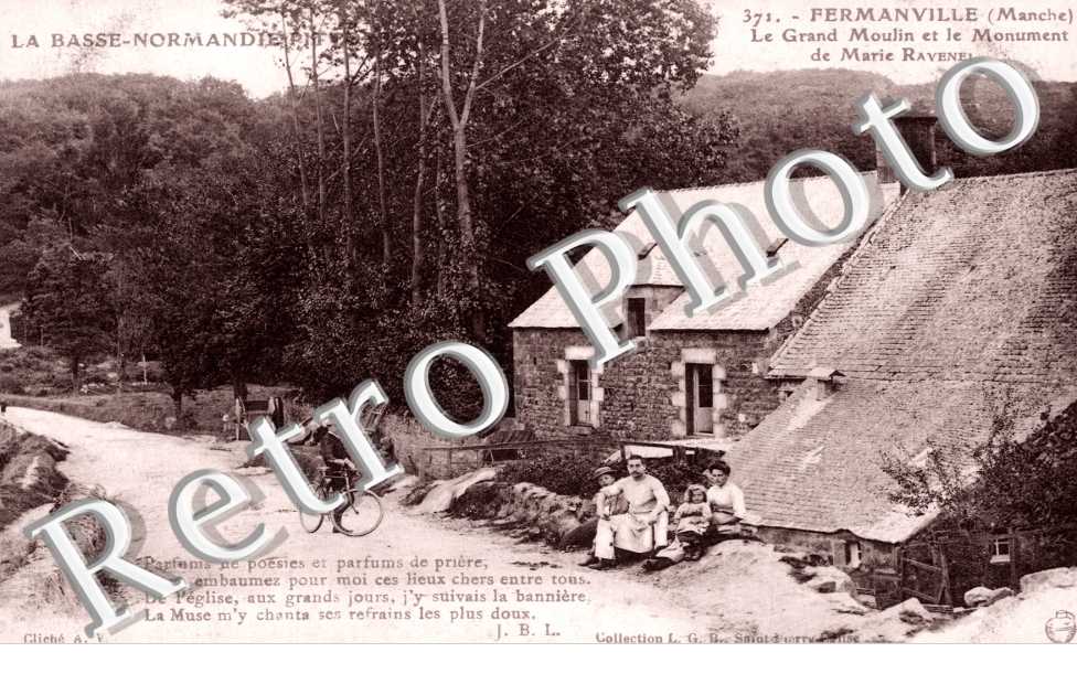 le grand moulin et le monument de Marie Ravenel