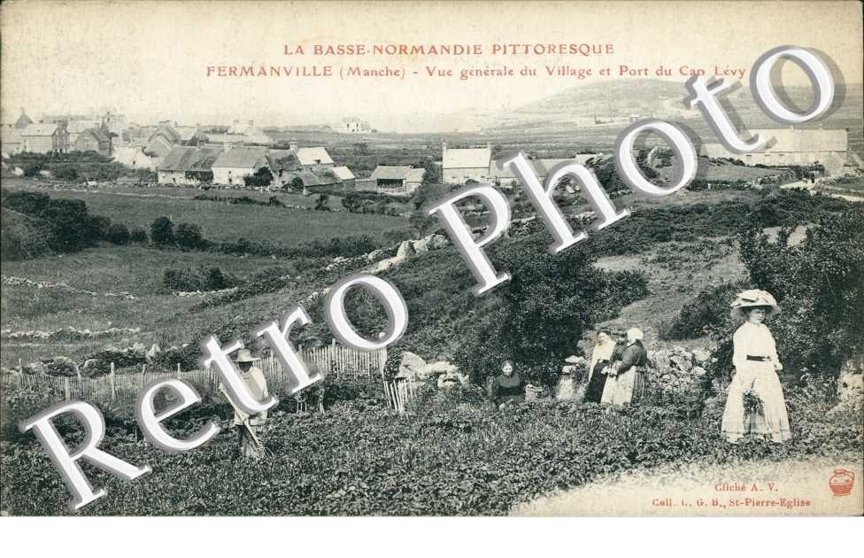 vue generale du village et port du cap Levy