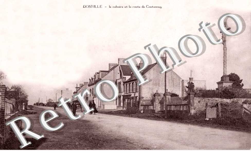 le calvaire et la route de Coutances