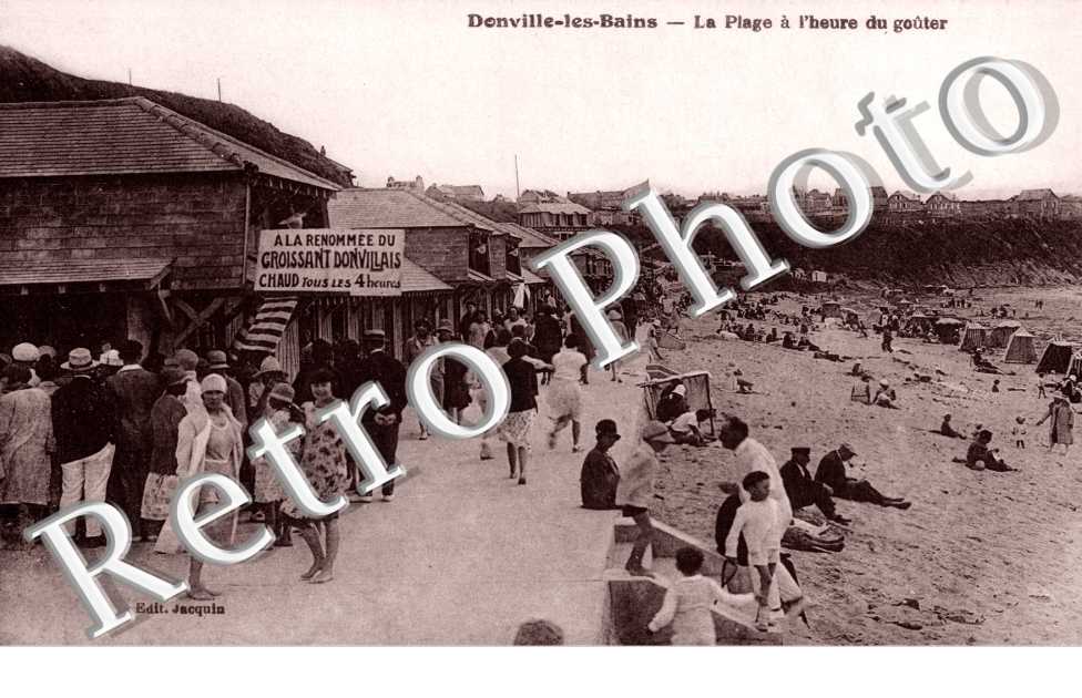 La plage à l'heure du goûter - A la renommée du croissant Donvillais
