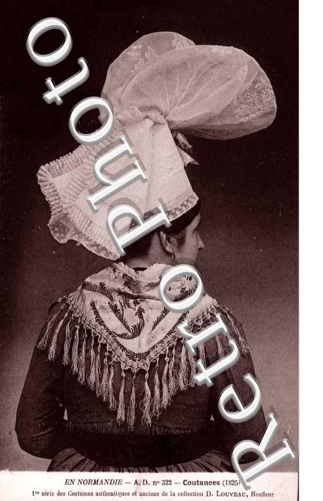 costumes authentiques et anciens de la collection D. Louveau, Honfleur