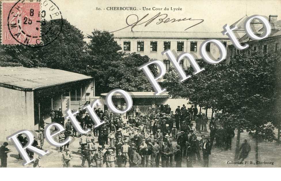 Cour du Lycee