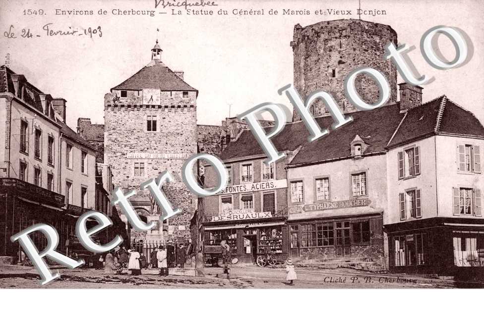 La Statue du General de Marois et vieux Donjon
