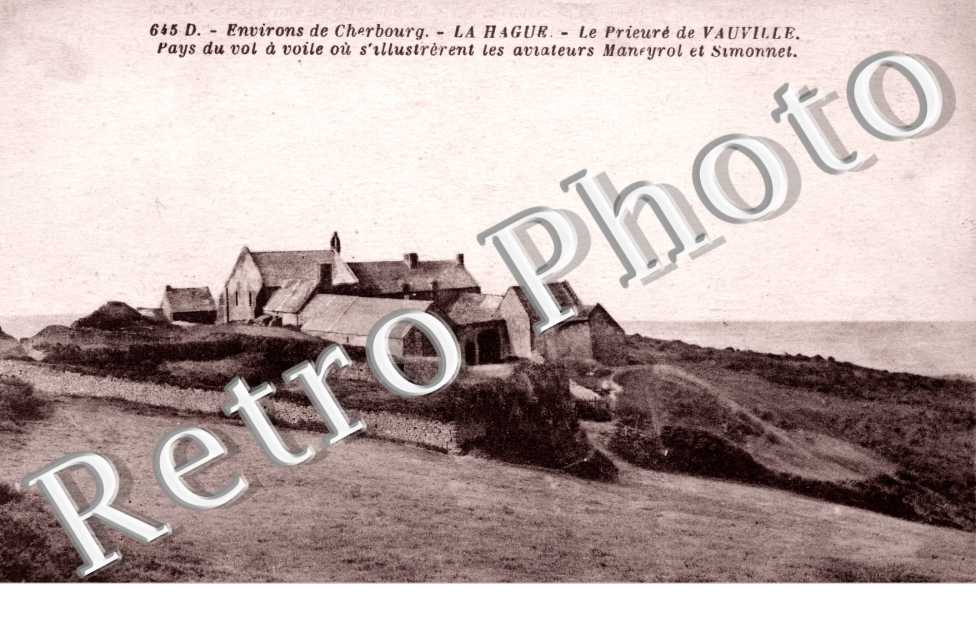 La Hague - le prieure de Vauville et la mer
