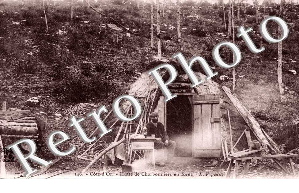 Hutte de Charbonniers en foret