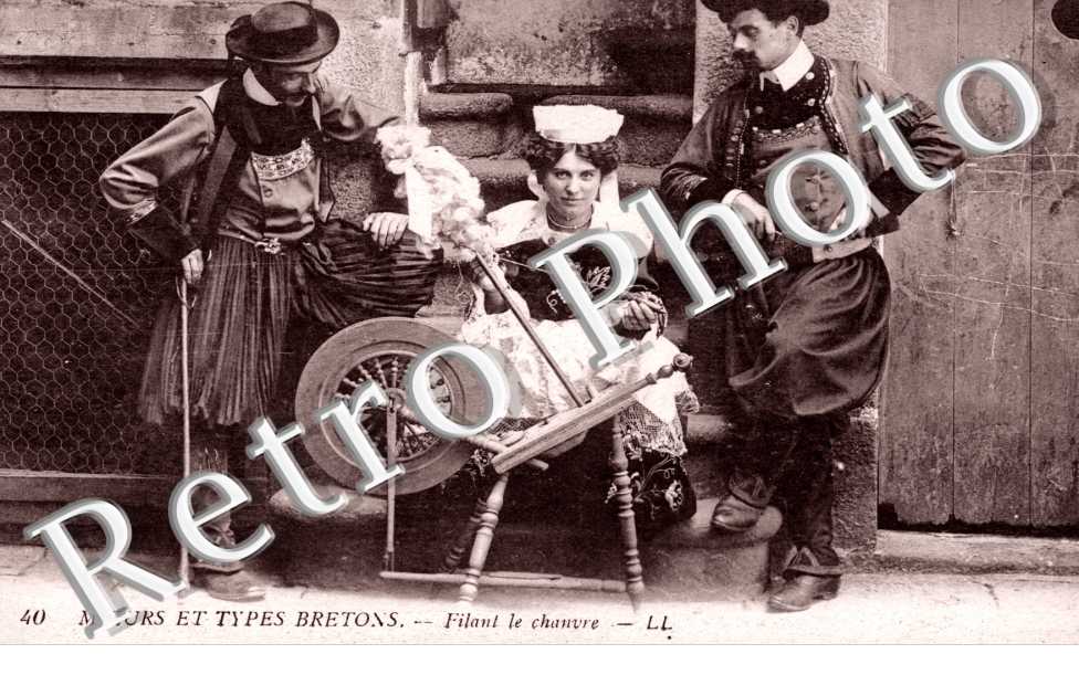 Moeurs et types bretons - filant le Chanvre