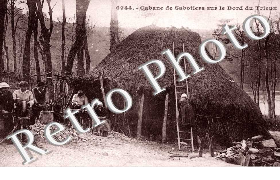 Cabane de Sabotier sur le Bord du Trieux