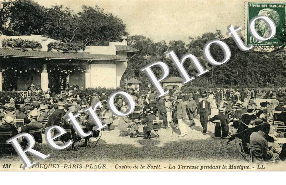 Casino de la Foret - la terrasse pendant la musique