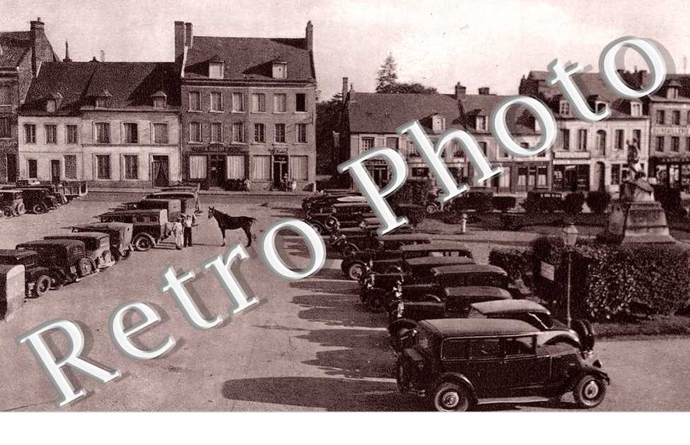 La Place et le Monument aux Morts de la Guerre