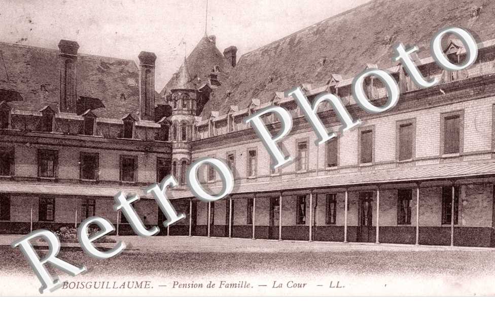 Pension de Famille - la cour