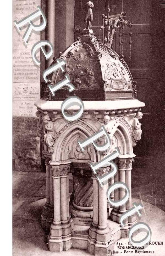 Interieur de l'eglise - Fonts Baptismaux