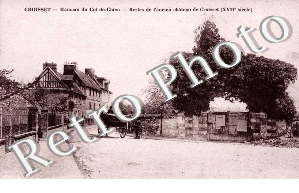 hameau du Cul-de-Chien  Restes de l'ancien château de Croisset