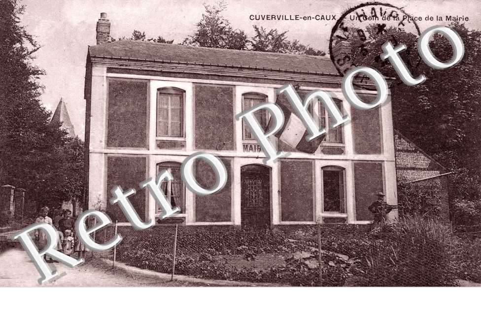 un coin de la place de la mairie