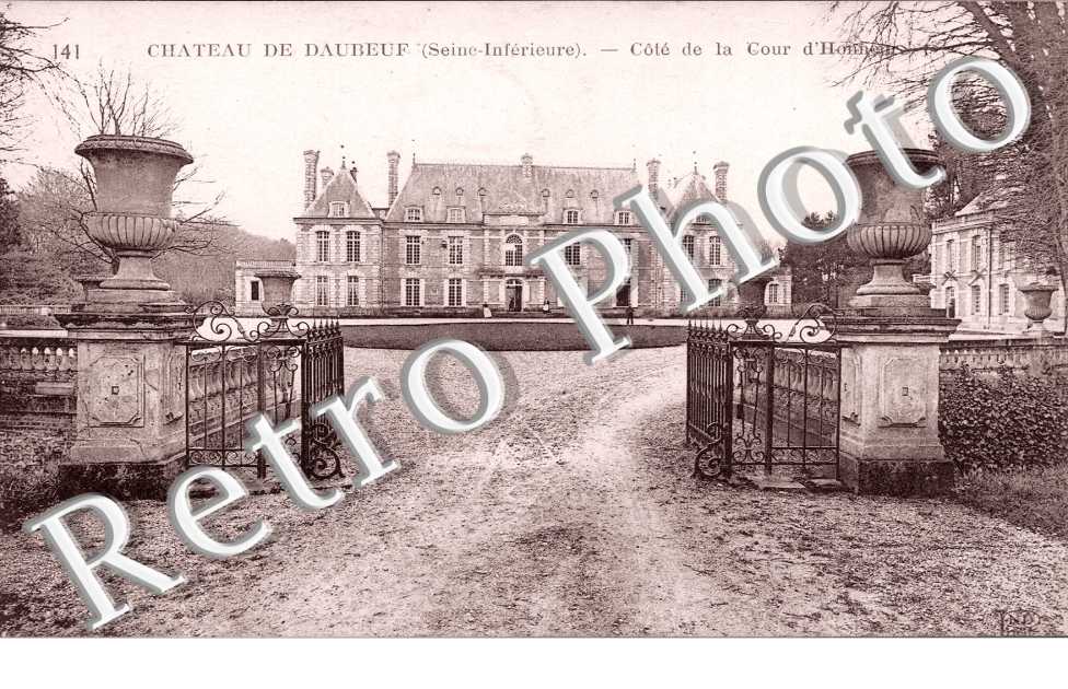 chateau de daubeuf cote de la cour d'honneur