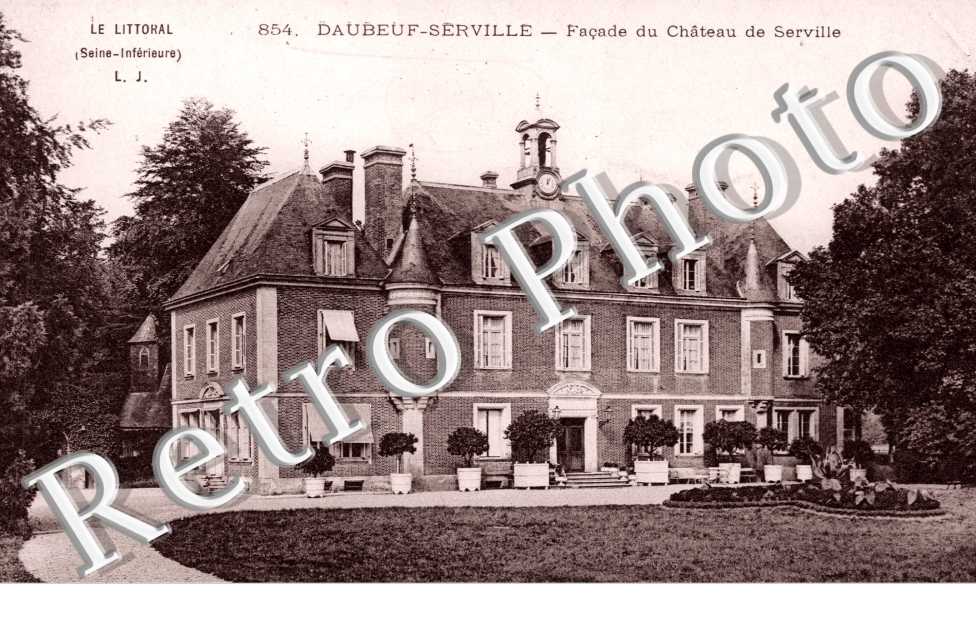Façade du Chateau de Serville