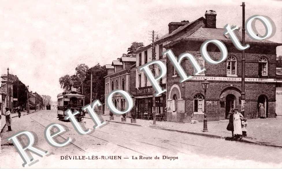 La route de Dieppe, prise de la Mairie