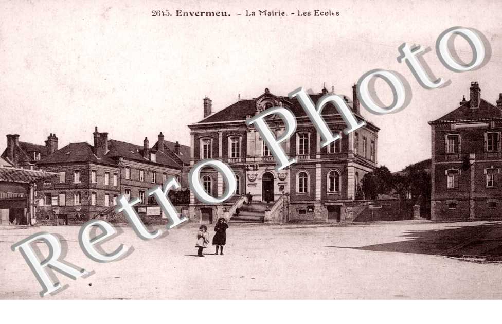La Mairie, les Ecoles
