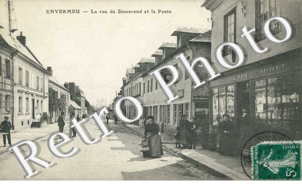 Rue de Douvrend et la poste