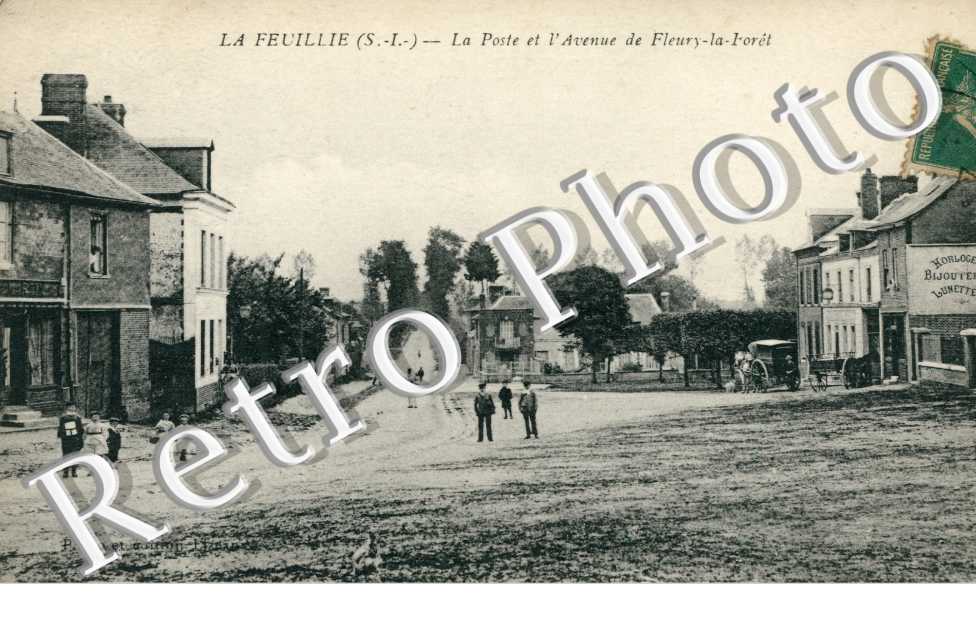 La Poste et l'Avenue de Fleury la Foret